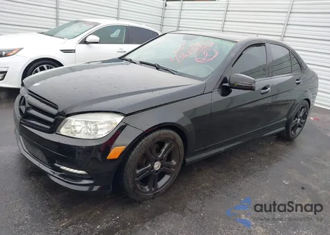 2011 Mercedes-Benz C 300 Luxury/Sport из США, поврежденный, VIN WDDGF5EB8BA461468